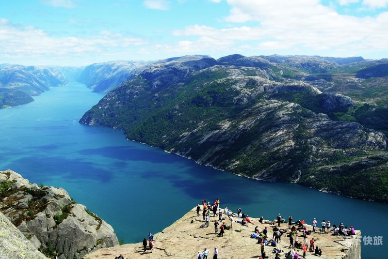 挪威旅游穿搭海边拍照技巧（挪威海边城市）